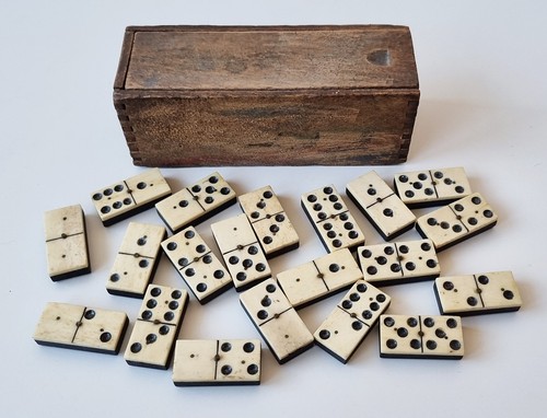 Tolles antikes domino spiel - antikes, domino-spiel