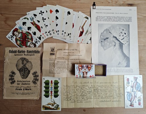 Vier spielkarten zauberkarten - vier,